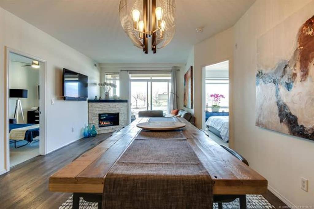 Tranquil Waterfront Condo Kelowna Buitenkant foto