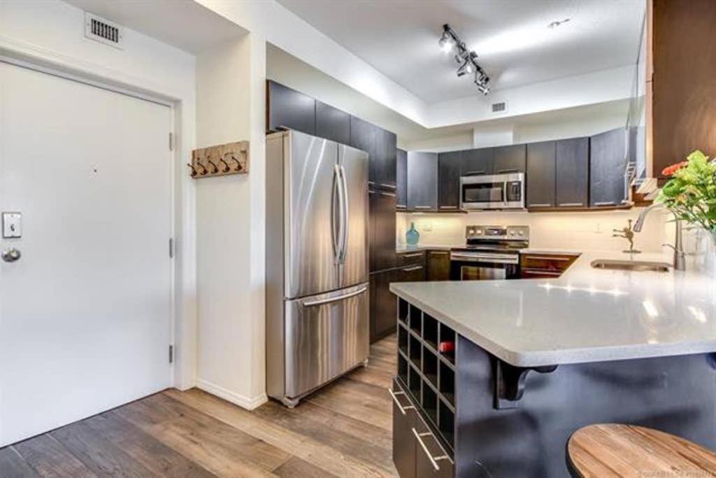 Tranquil Waterfront Condo Kelowna Buitenkant foto
