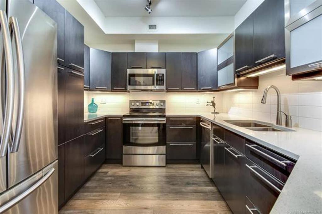 Tranquil Waterfront Condo Kelowna Buitenkant foto